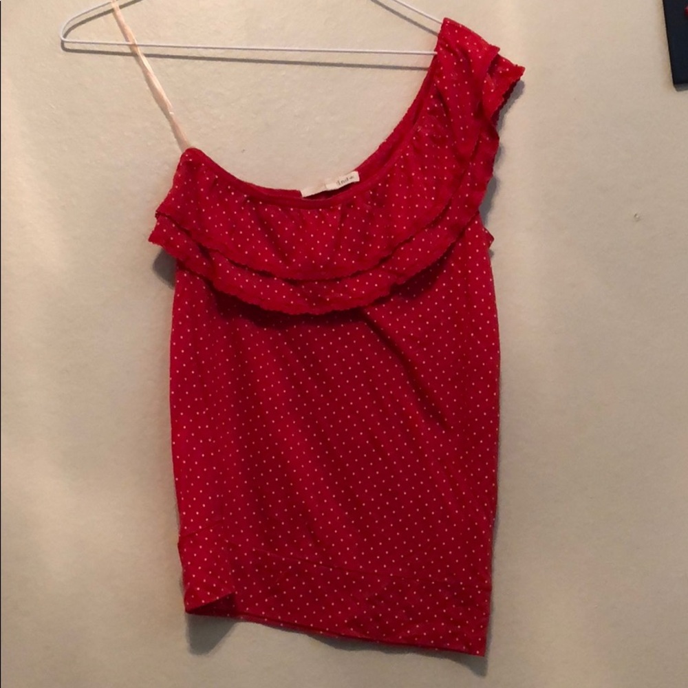 Rewind one shoulder polka dot top!